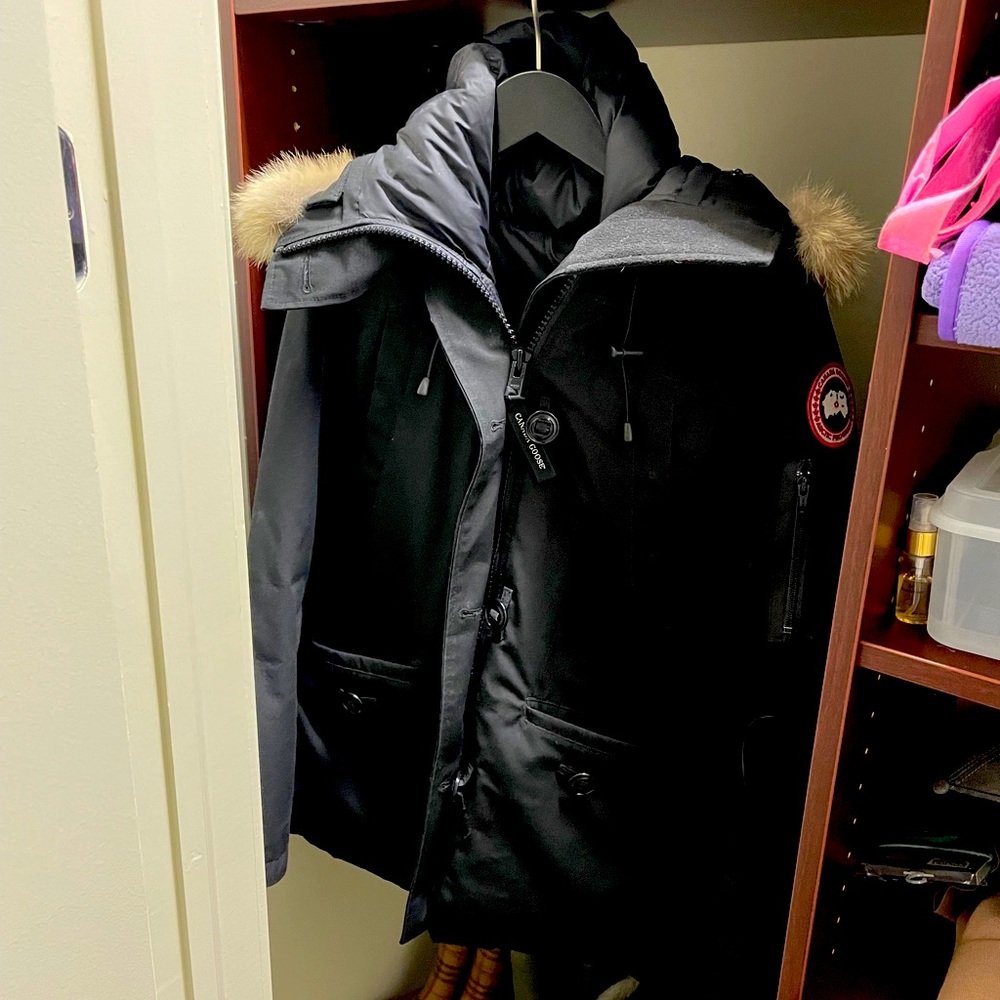 Canada goose with for trim